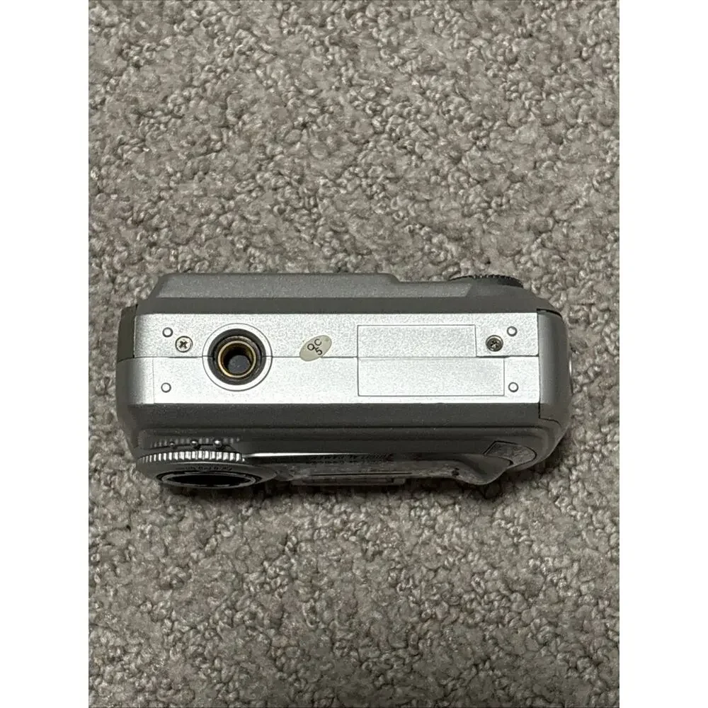 Unbranded Vintage silver 3.1-megapixel digital camera from early 2000s DOES Work